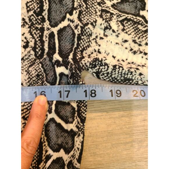Cyrus medium women's snake print thin knit sweater - Picture 7 of 9